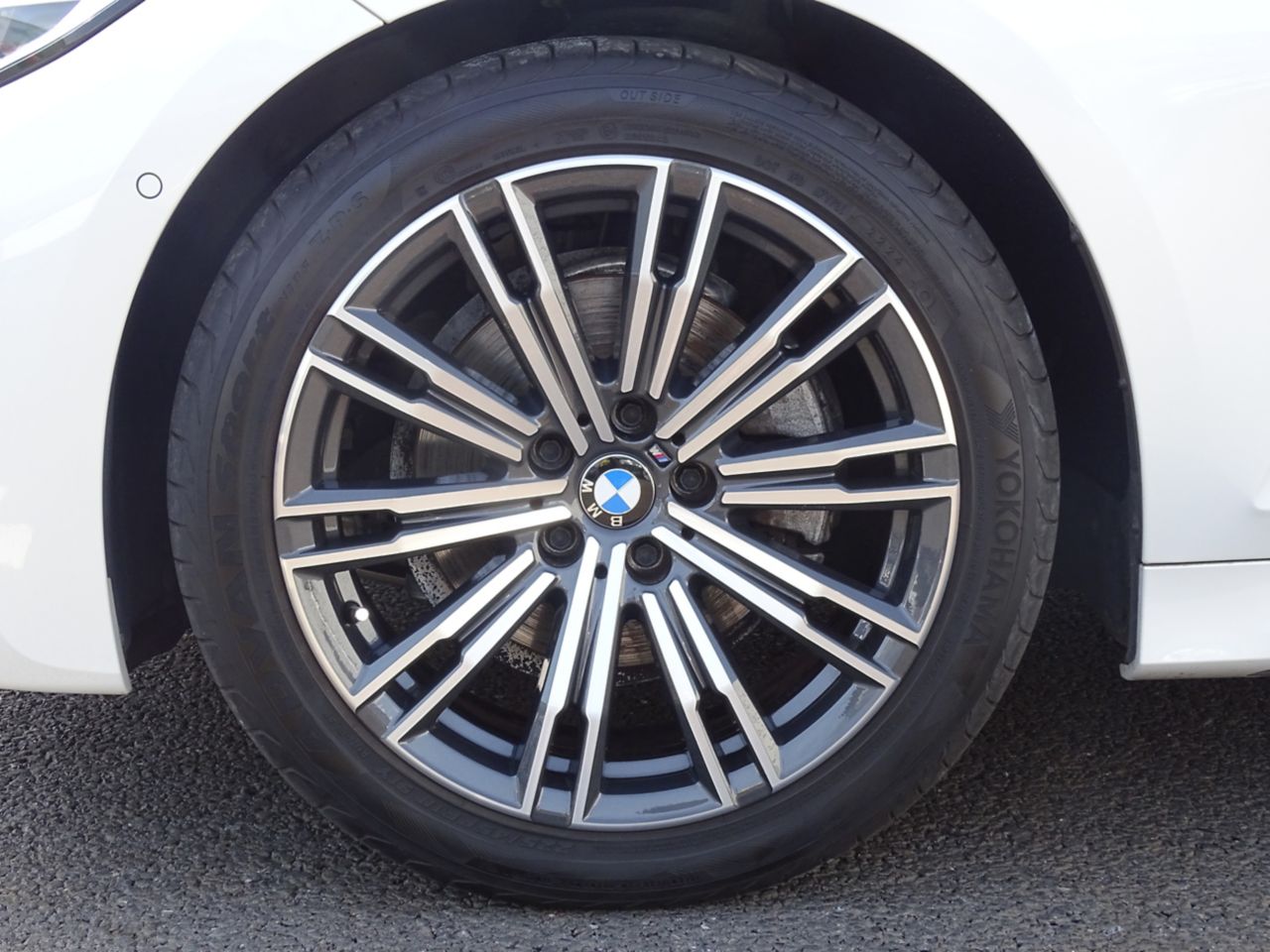 G20 320d xDrive RHD Saloon