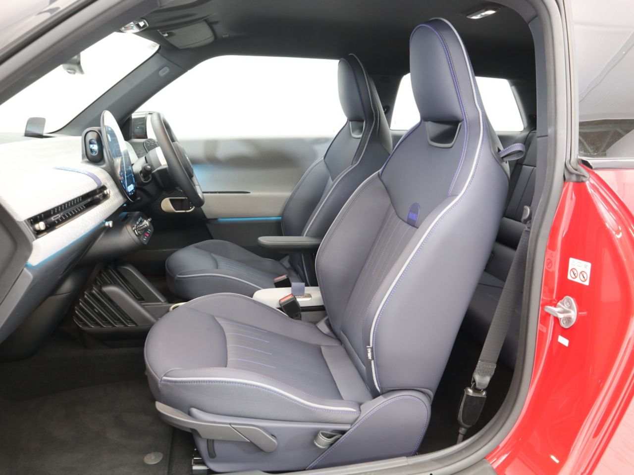 J01 MINI Cooper SE