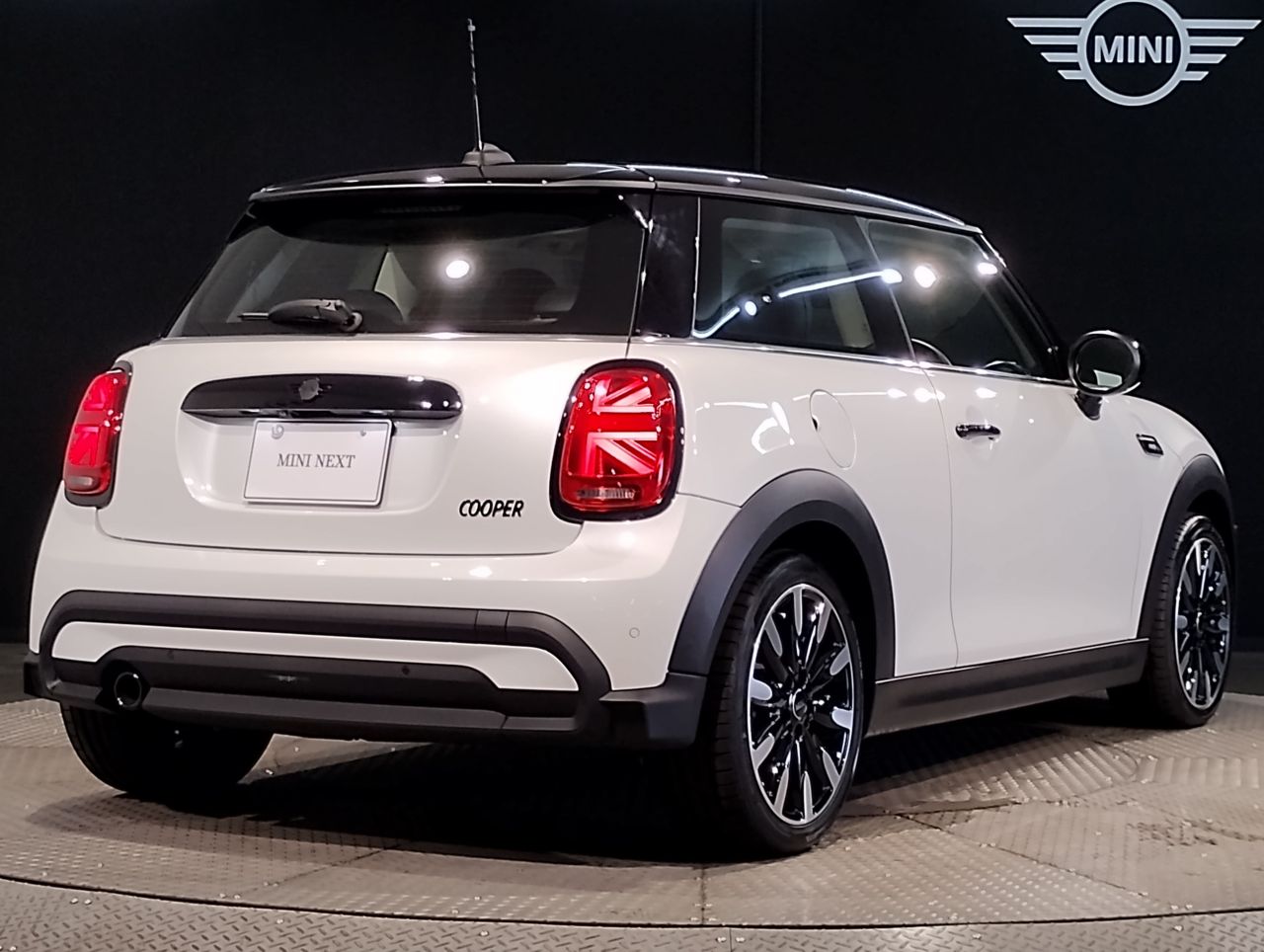 MINI Cooper F56 RHD