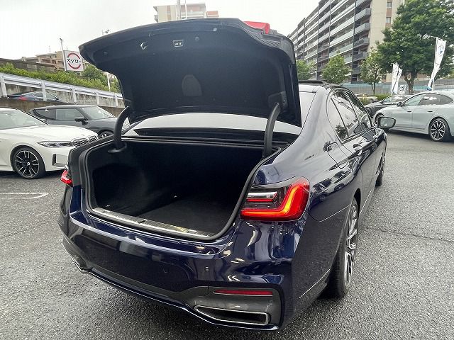 750i xDrive Sedan