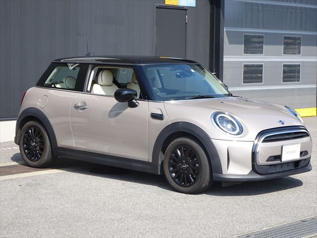 MINI Cooper F56 RHD