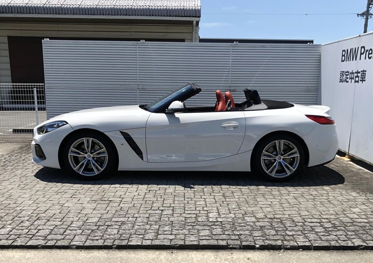 G29 z4 sDrive20i RHD