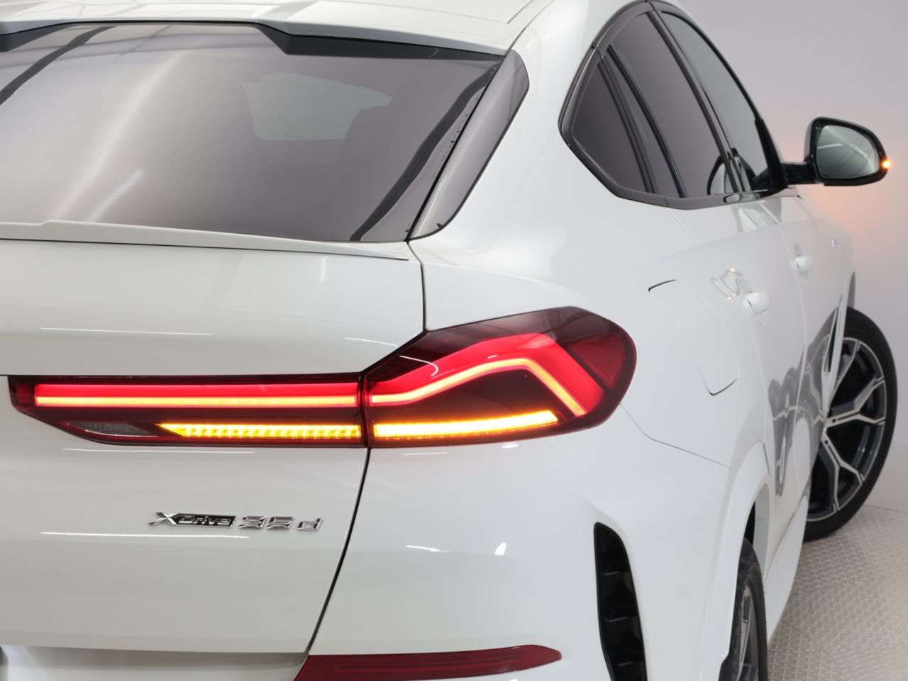 X6 xDrive30d M Sport RHD