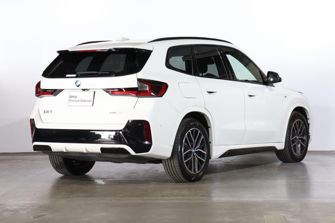 U11 iX1 xDrive30