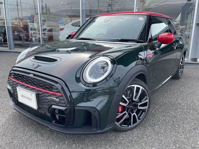 THE MINI JOHN COOPER WORKS.