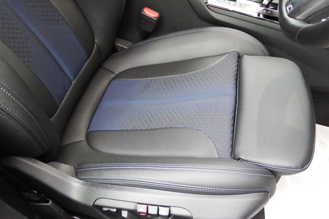 F40 118d Sports Hatch 5-door B47 2.0d