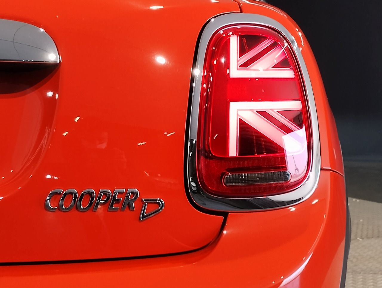 F55 COOPER D (AT)