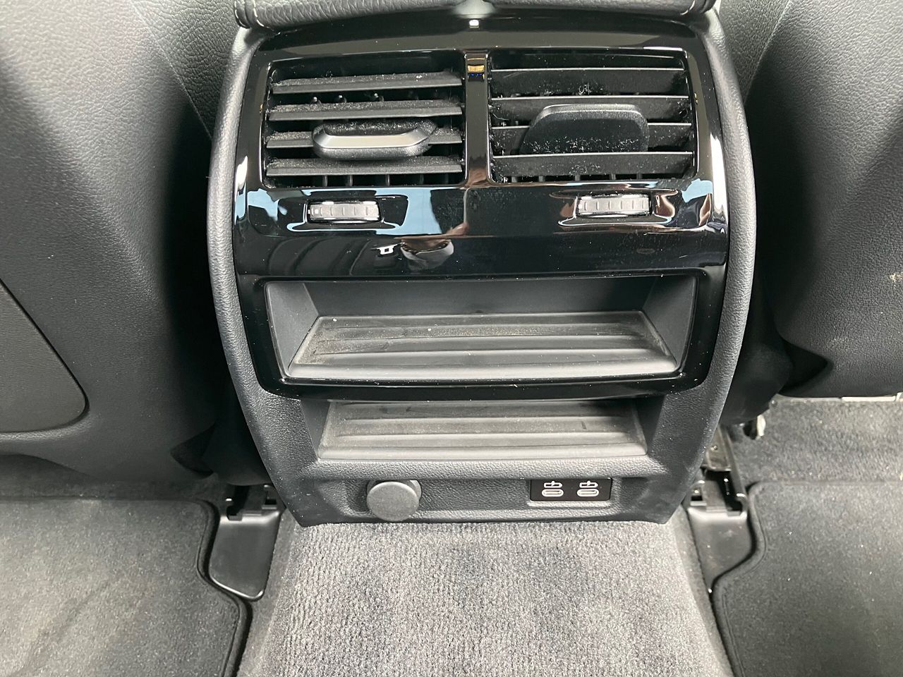 520d xDrive Sedan RHD