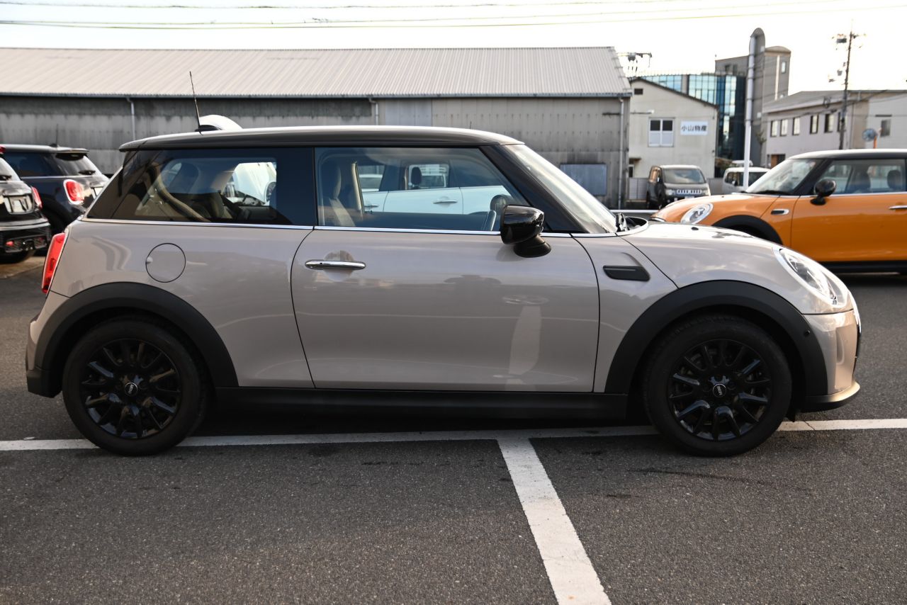 MINI Cooper F56 RHD