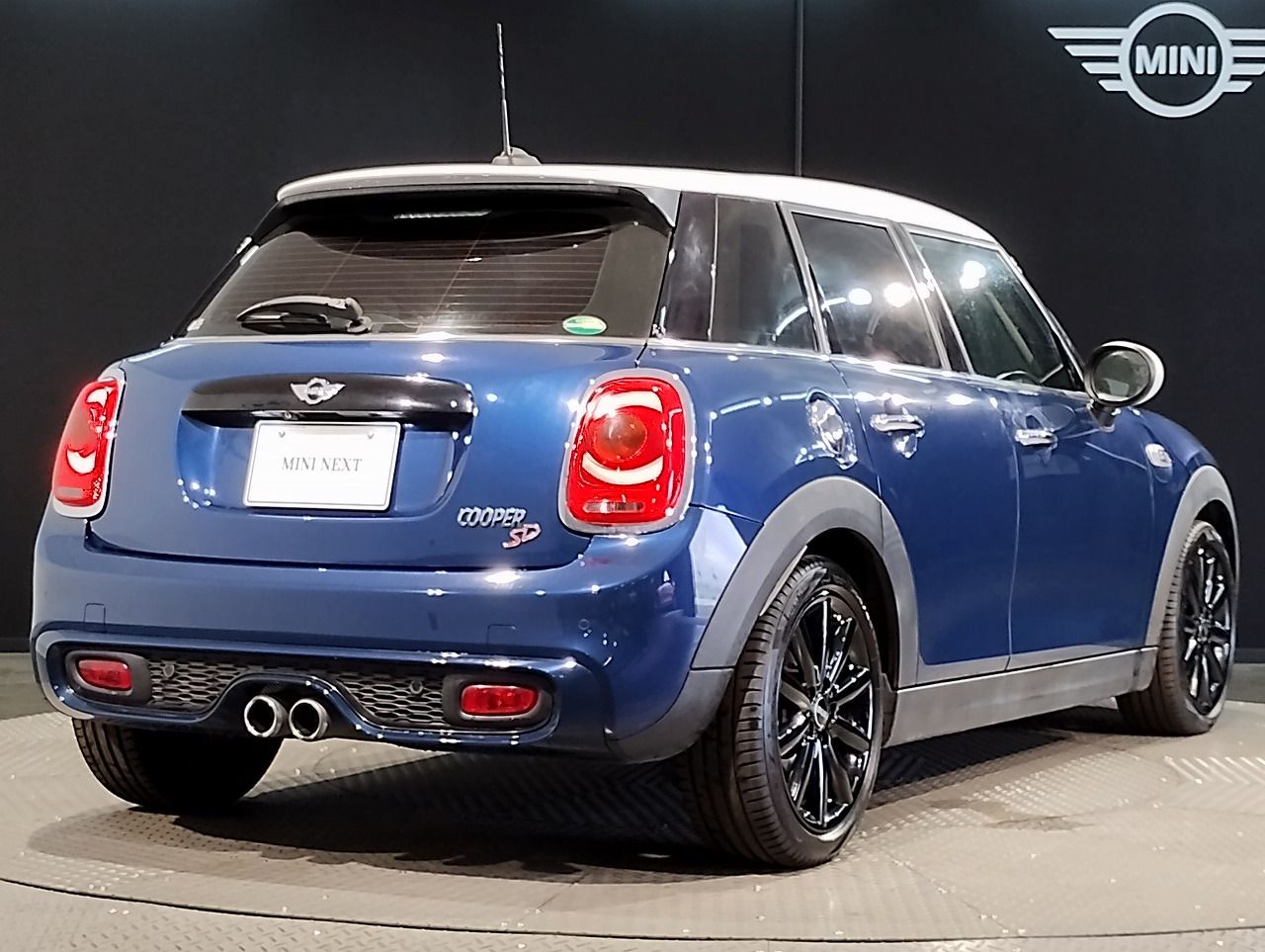 F55 COOPER S D(AT)