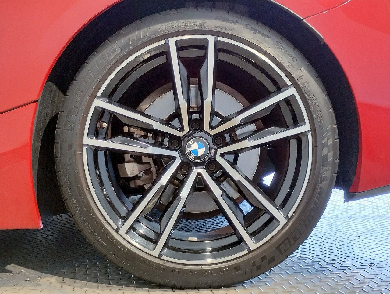 G29 z4 sDrive20i RHD