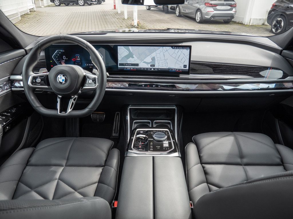 BMW 740