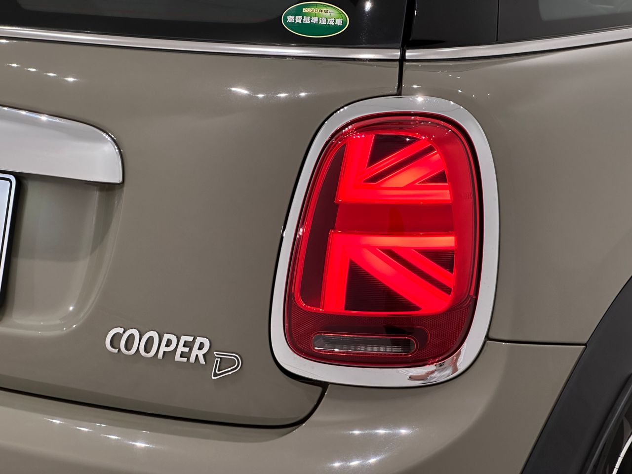 F56 COOPER D (AT)