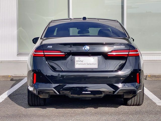 BMW i5 eDrive40 Sedan RHD