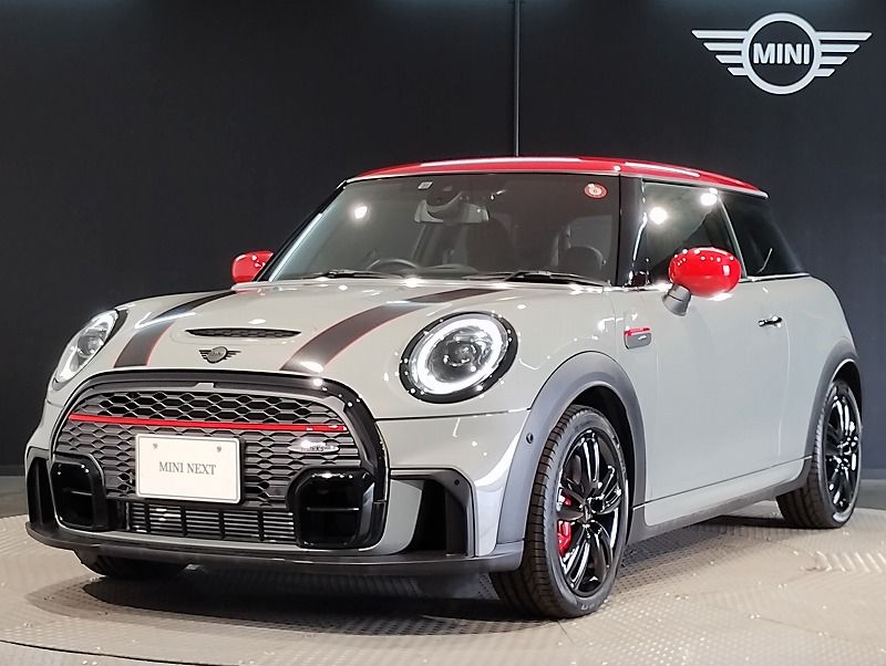 THE MINI JOHN COOPER WORKS.