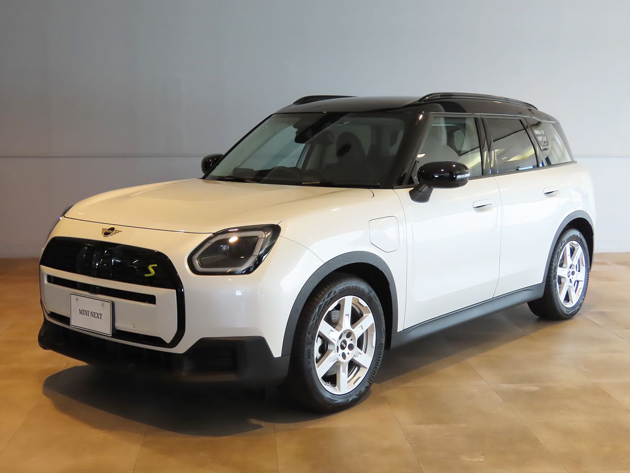THE NEW ALL-ELECTRIC MINI COUNTRYMAN SE ALL4