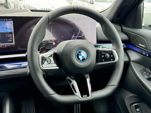 BMW i5 eDrive40 Sedan RHD