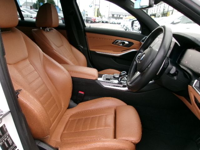 G20 320d xDrive RHD Saloon