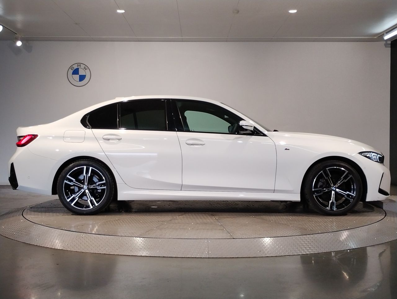 320d xDrive Berline RHD