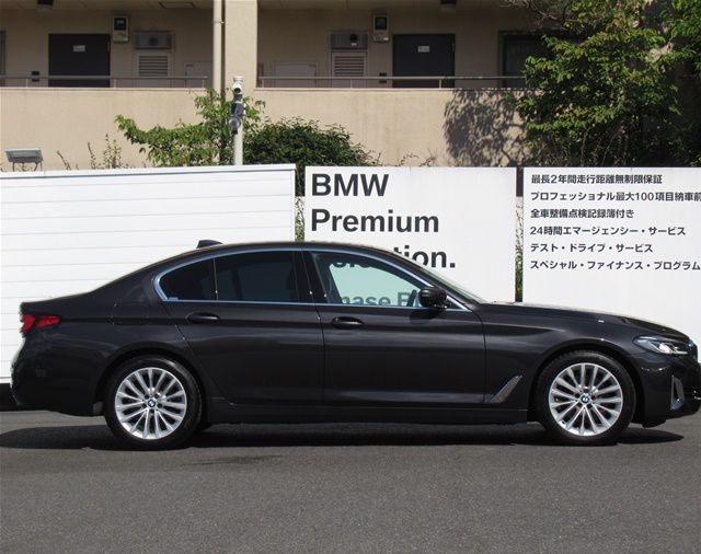520d xDrive Sedan RHD