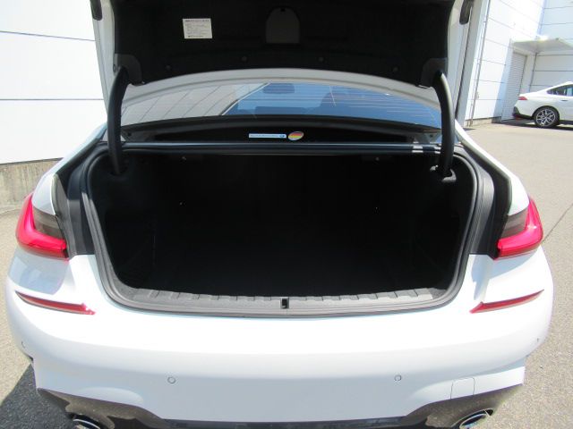 318i Berline RHD