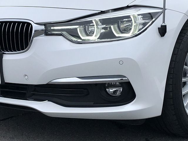 320D SEDAN RHD