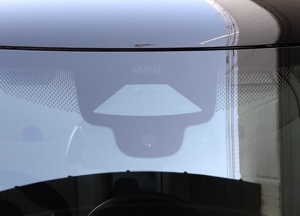 J01 MINI Cooper SE