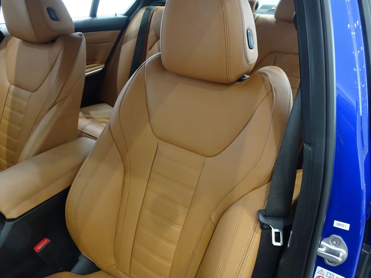 G20 330e Saloon RHD