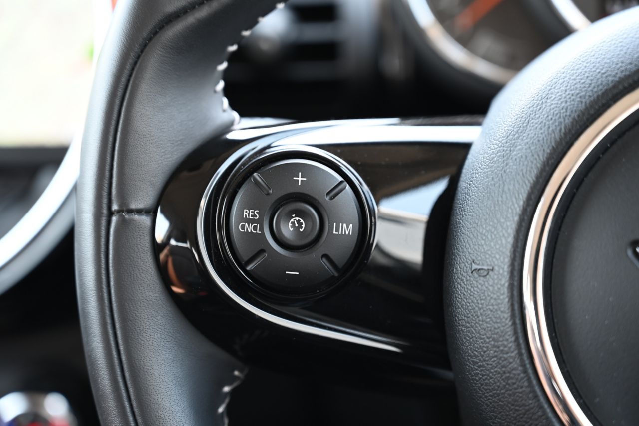 F56 COOPER D (AT)