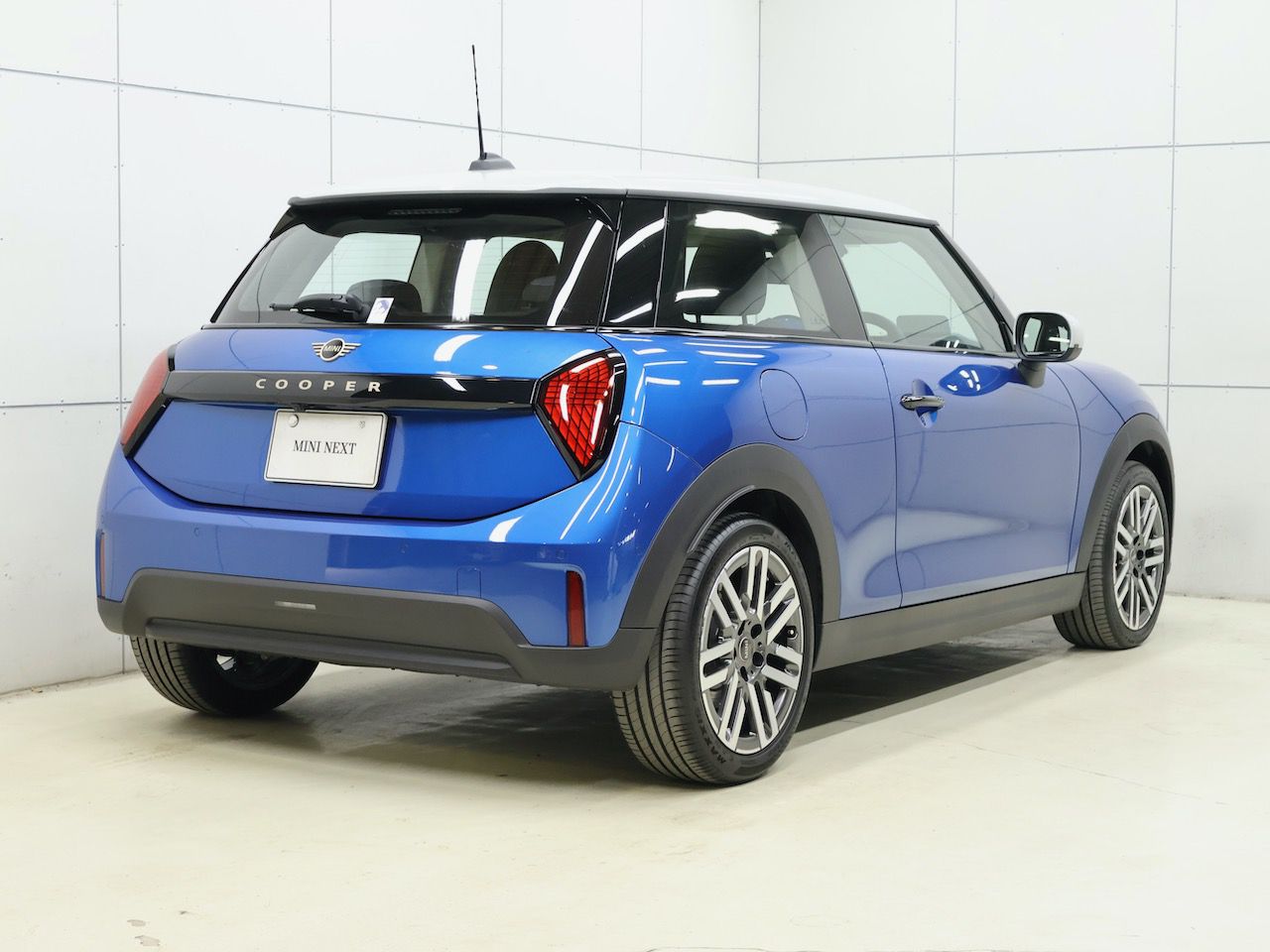 F66 MINI Cooper C 3Dr