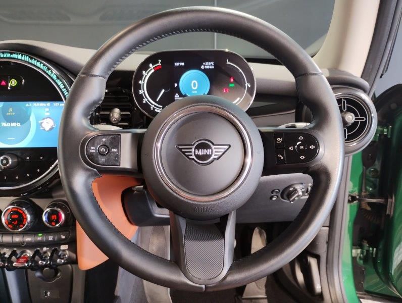 MINI Cooper F56 RHD