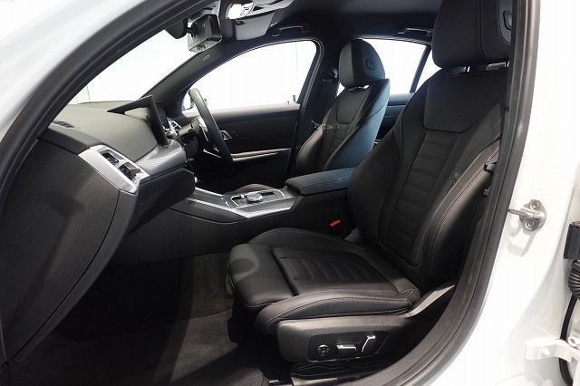 G20 320i Saloon LCI RHD MX