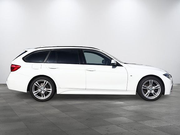 320I XDRIVE TOURING RHD