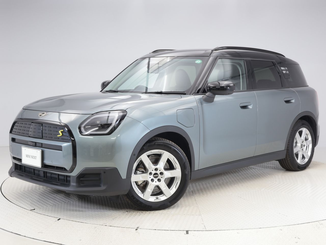 THE NEW ALL-ELECTRIC MINI COUNTRYMAN SE ALL4