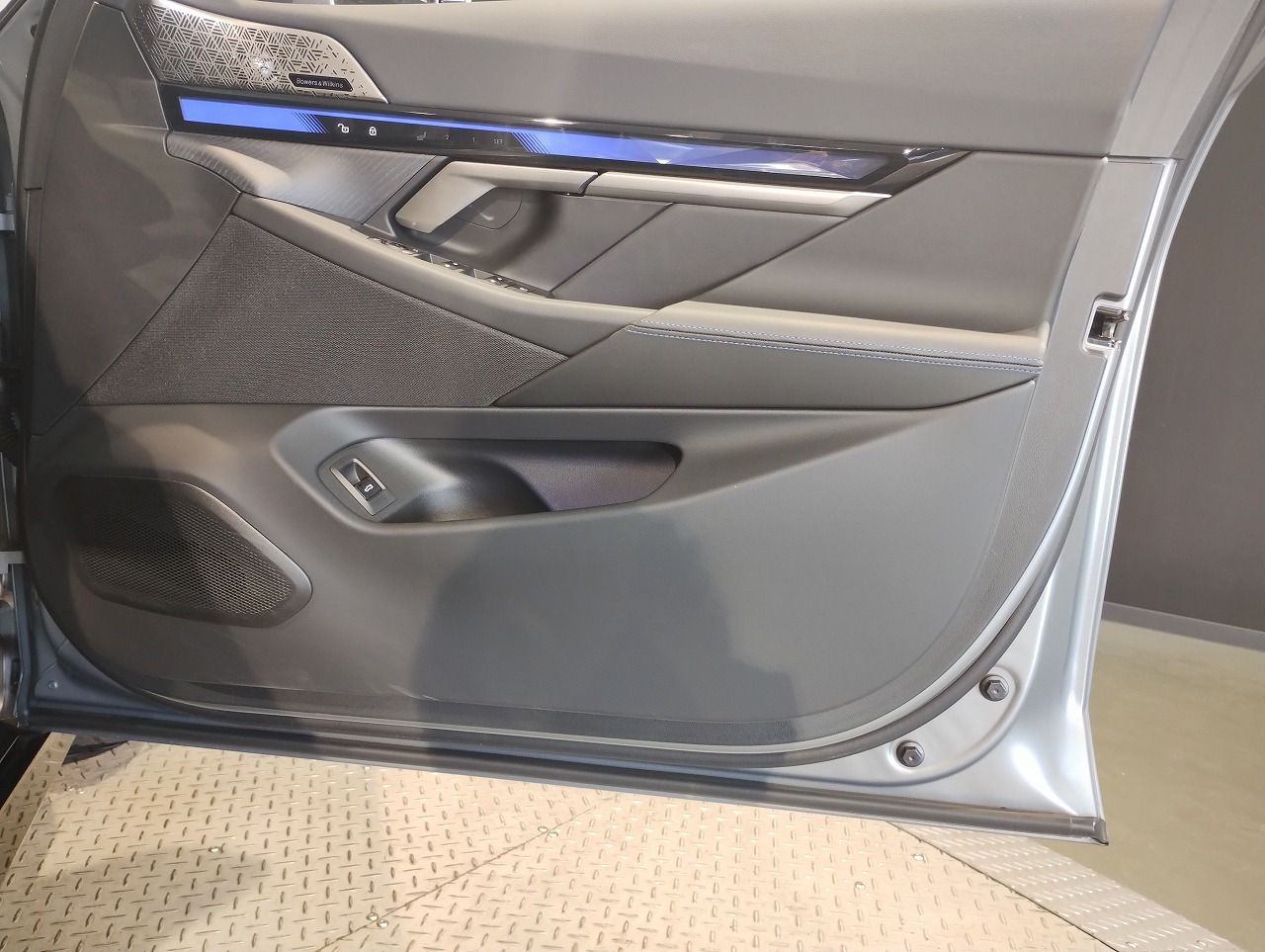 BMW i5 eDrive40 M Sport RHD