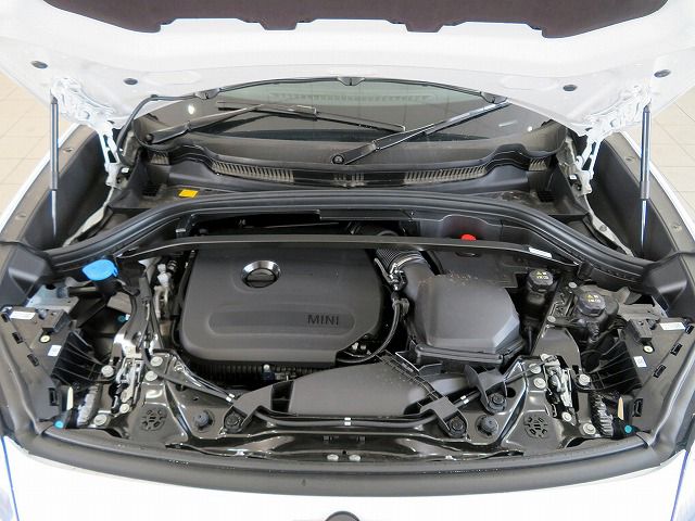 U25 MINI John Cooper Works Countryman ALL4