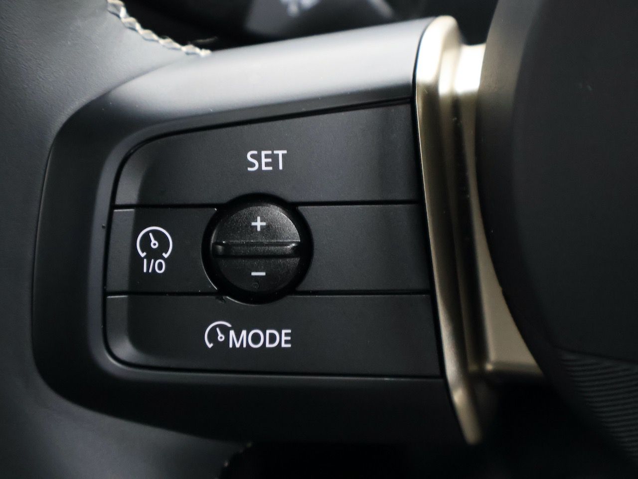 J01 MINI Cooper E