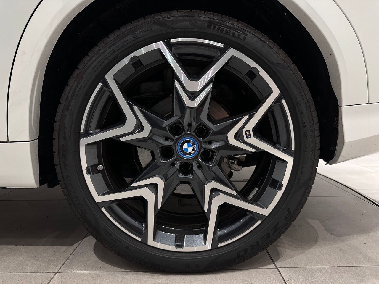 iX2 xDrive30 MSP