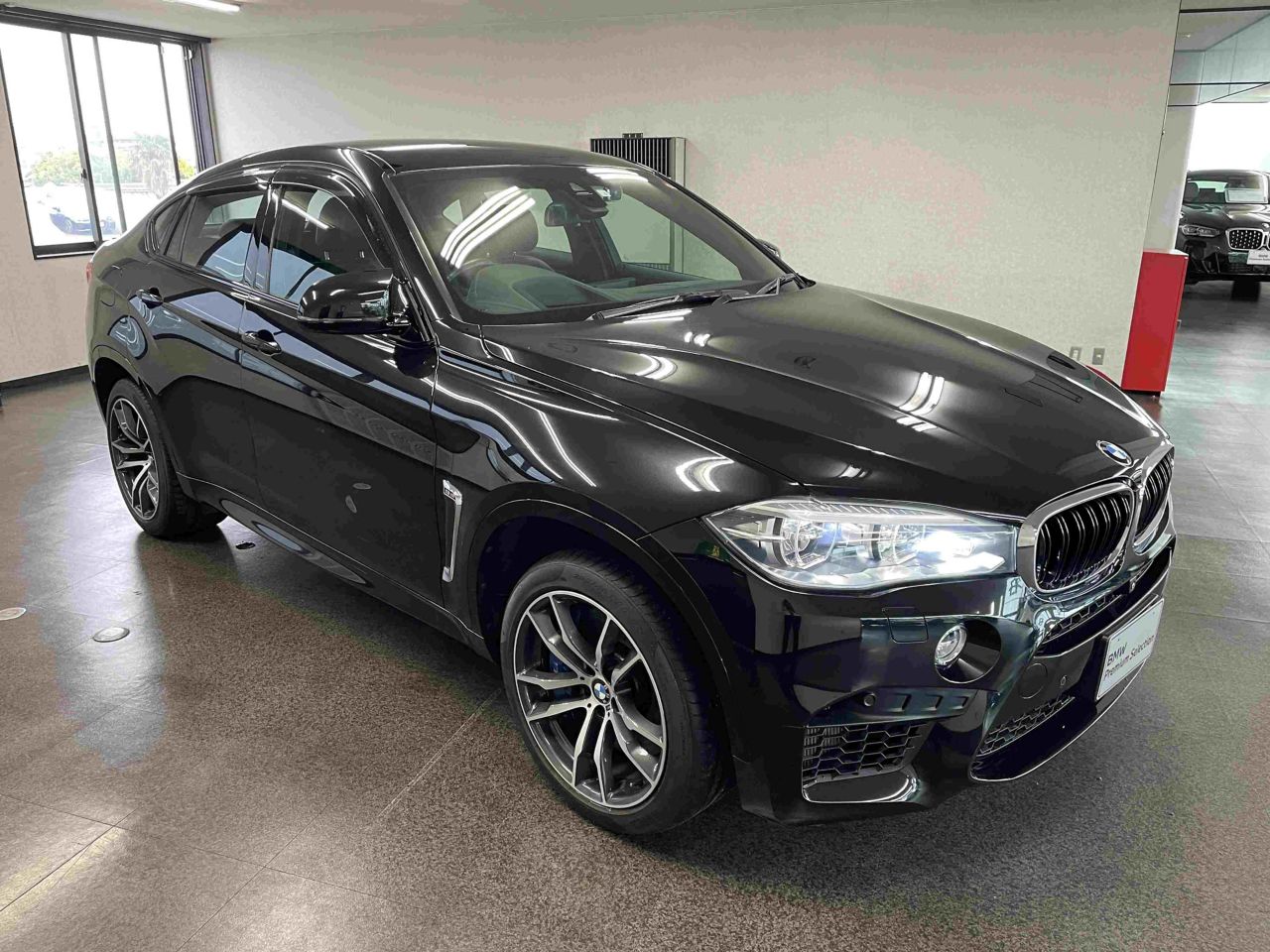 X6M RHD