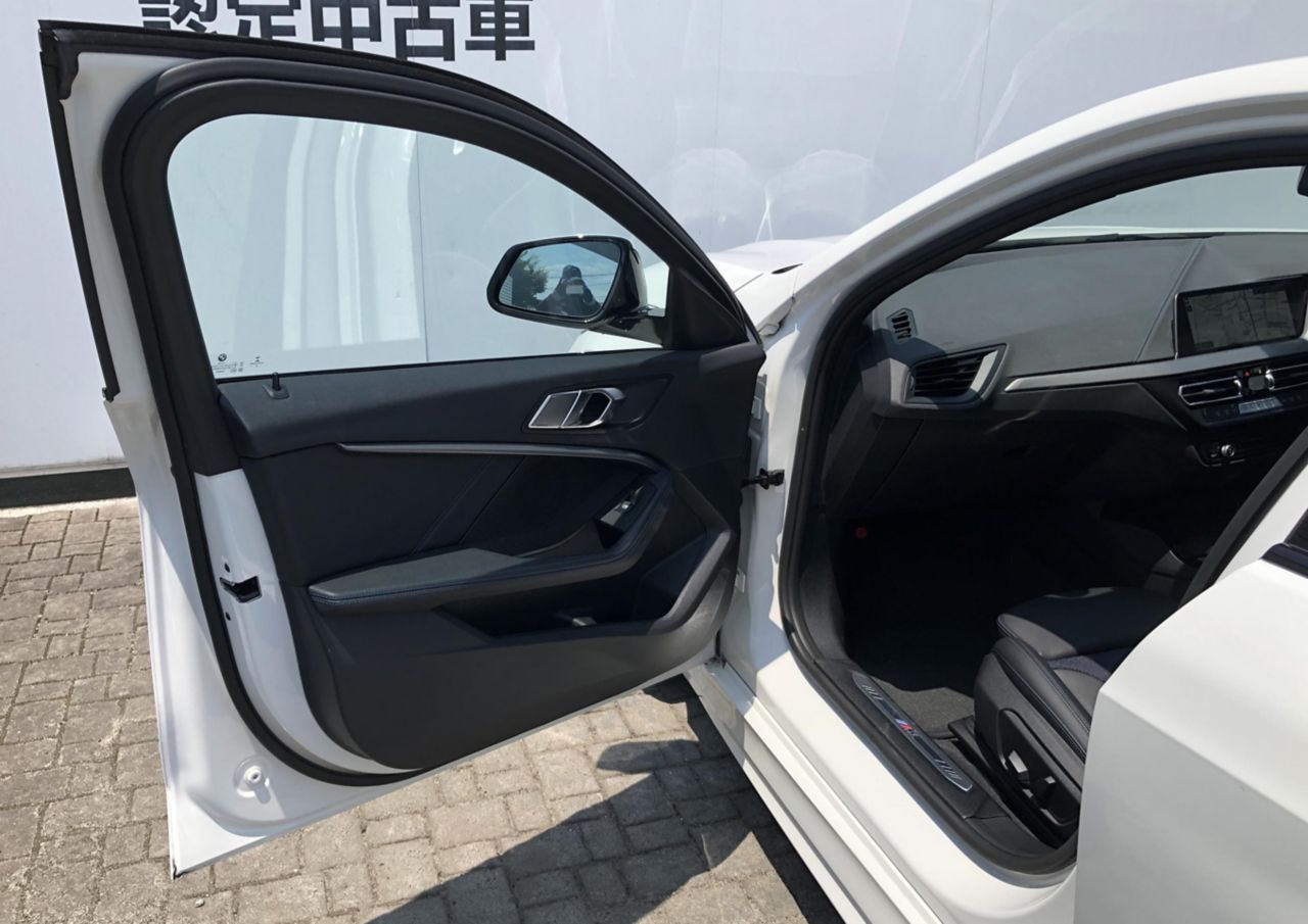 F40 118d Sports Hatch 5-door B47 2.0d