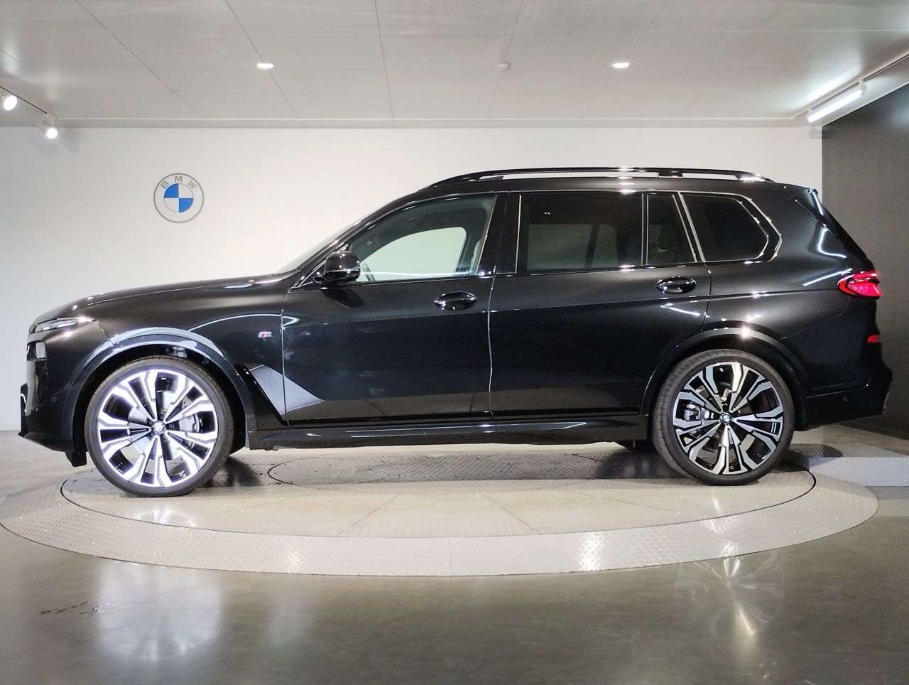 X7 xDrive40d RHD US