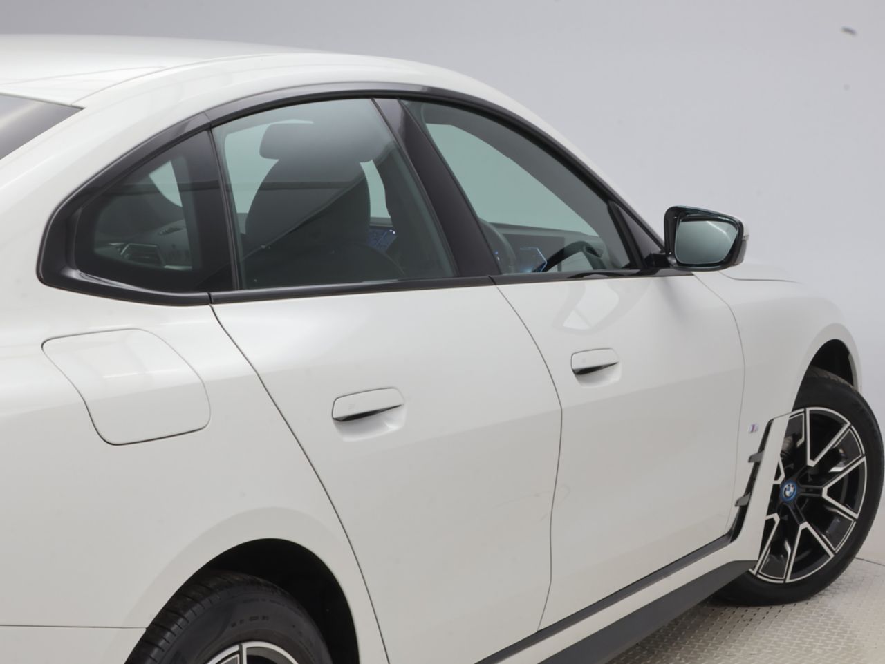 G26 i4 eDrive40 RHD