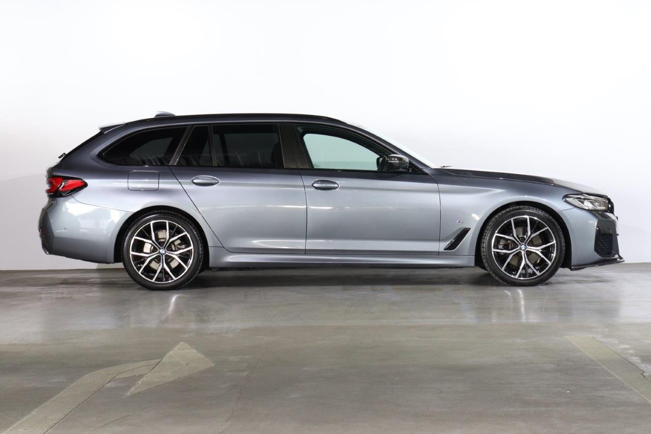 520d xDrive Touring RHD