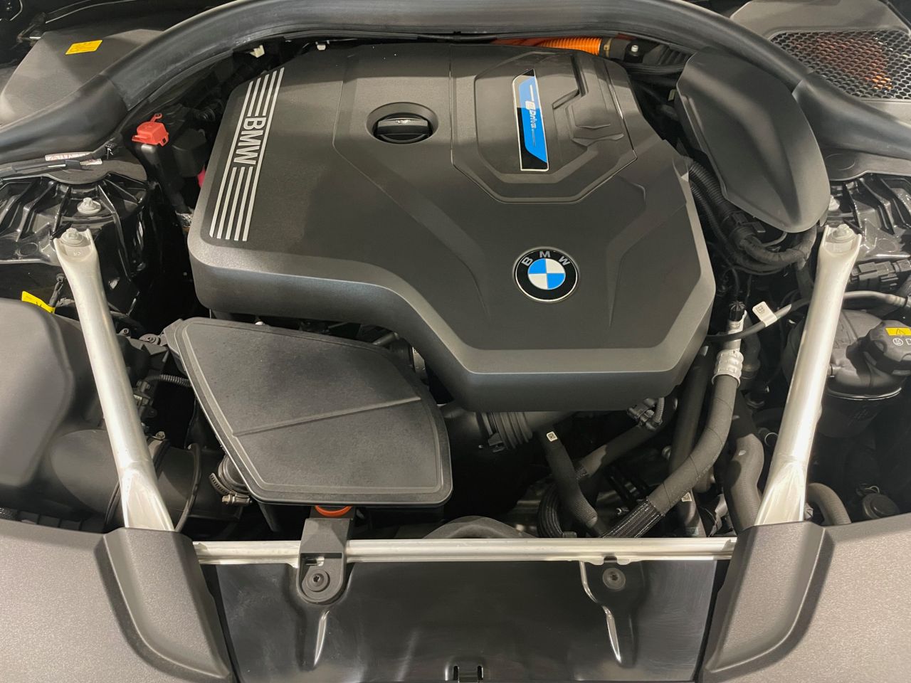 530e Sedan RHD