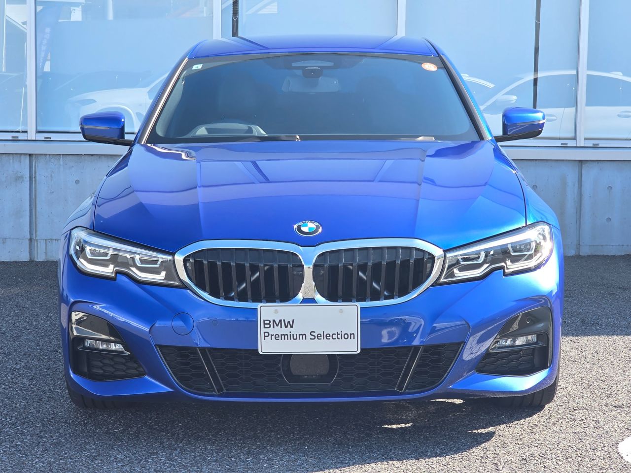 320i Sedan RHD