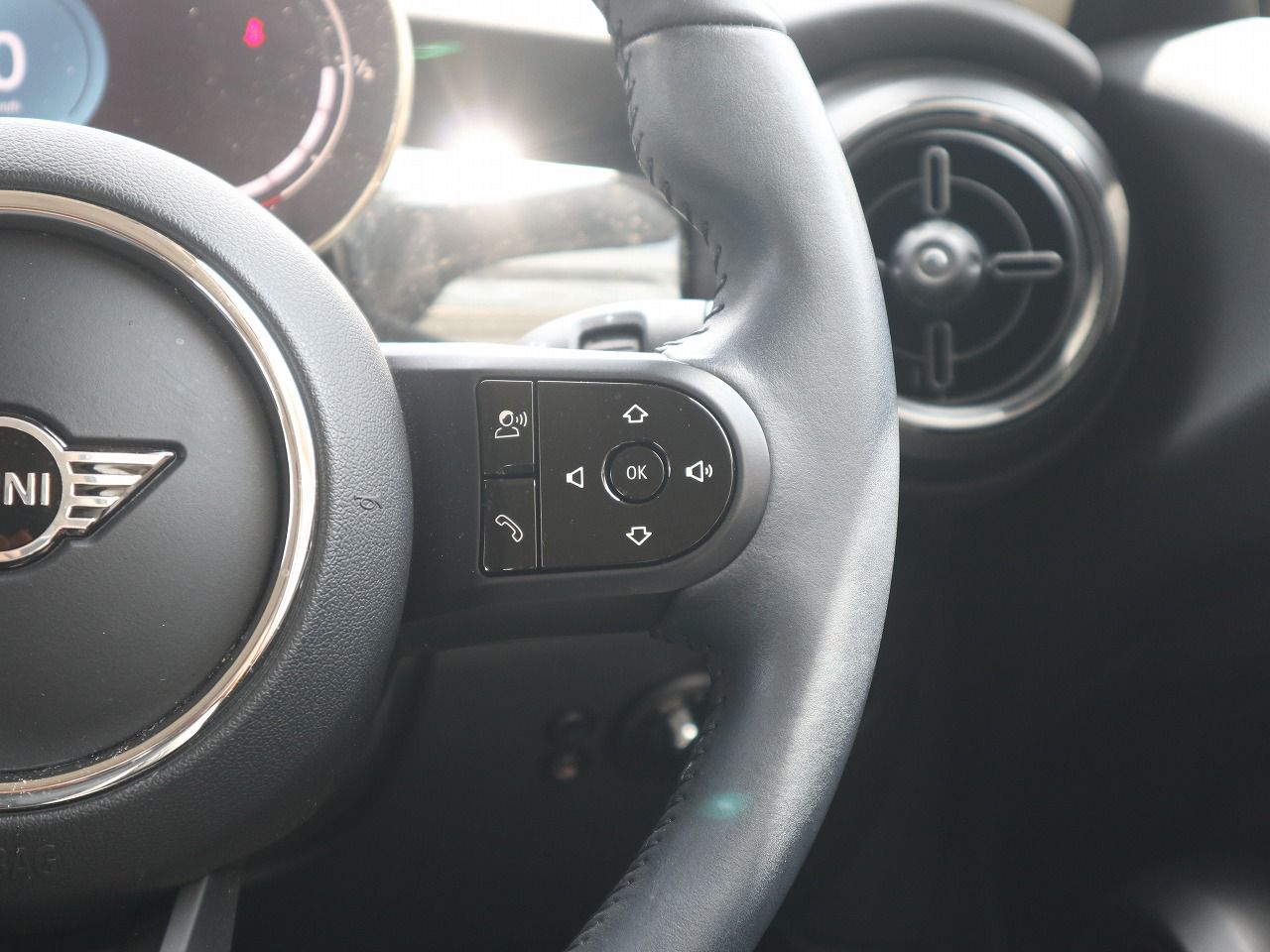 MINI Cooper F56 RHD