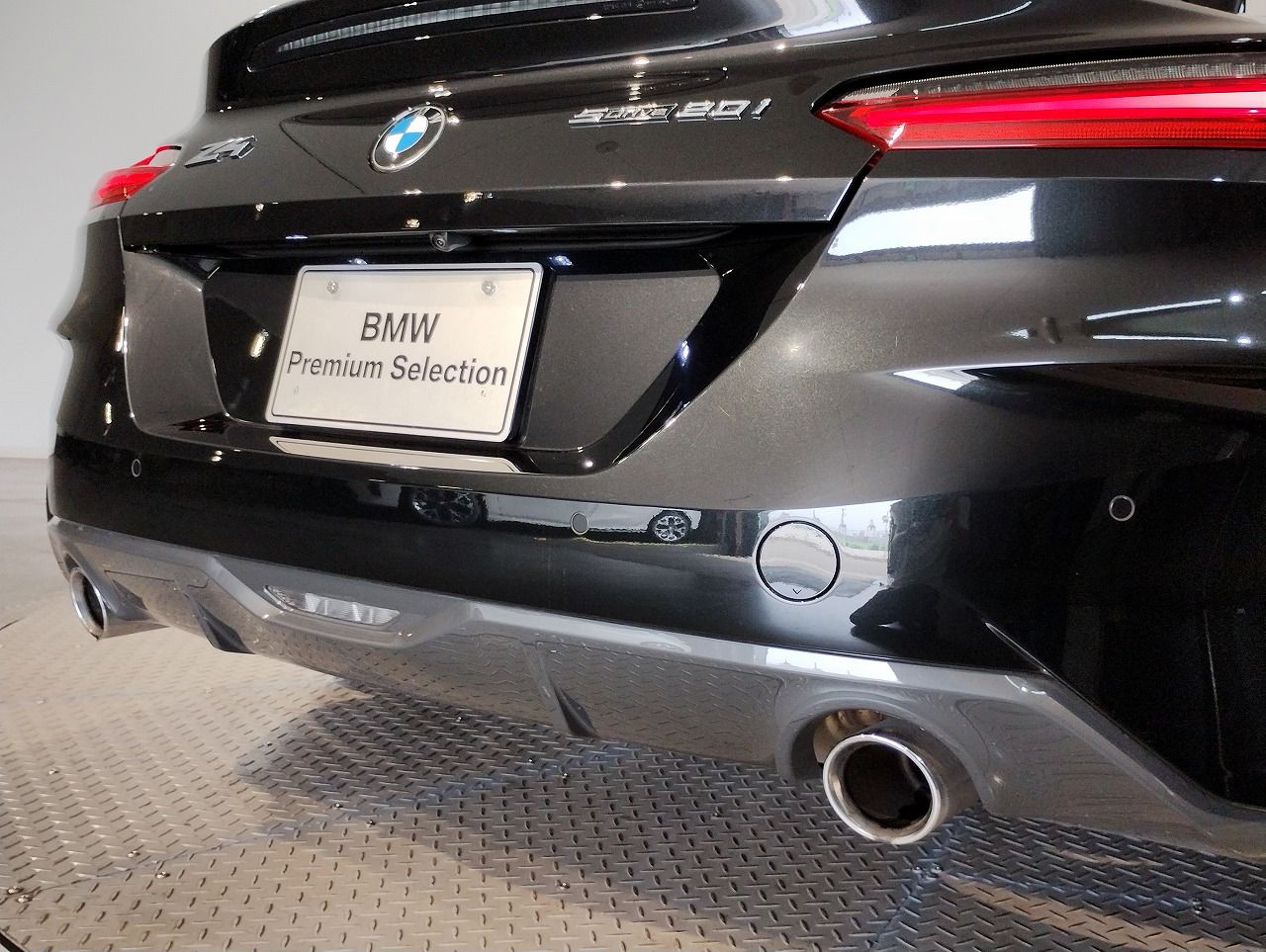 G29 z4 sDrive20i RHD