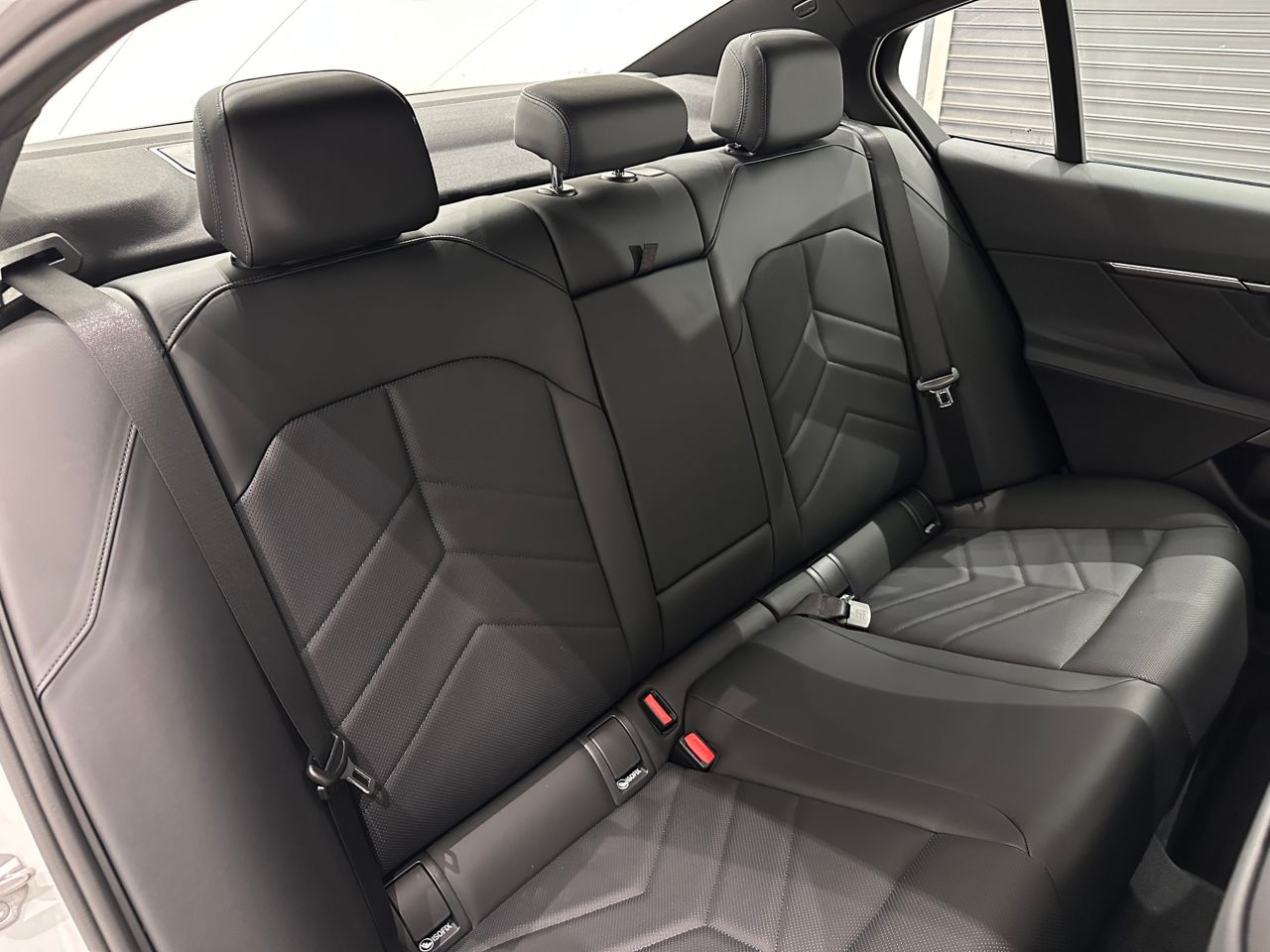 BMW i5 M60 xDrive Sedan RHD