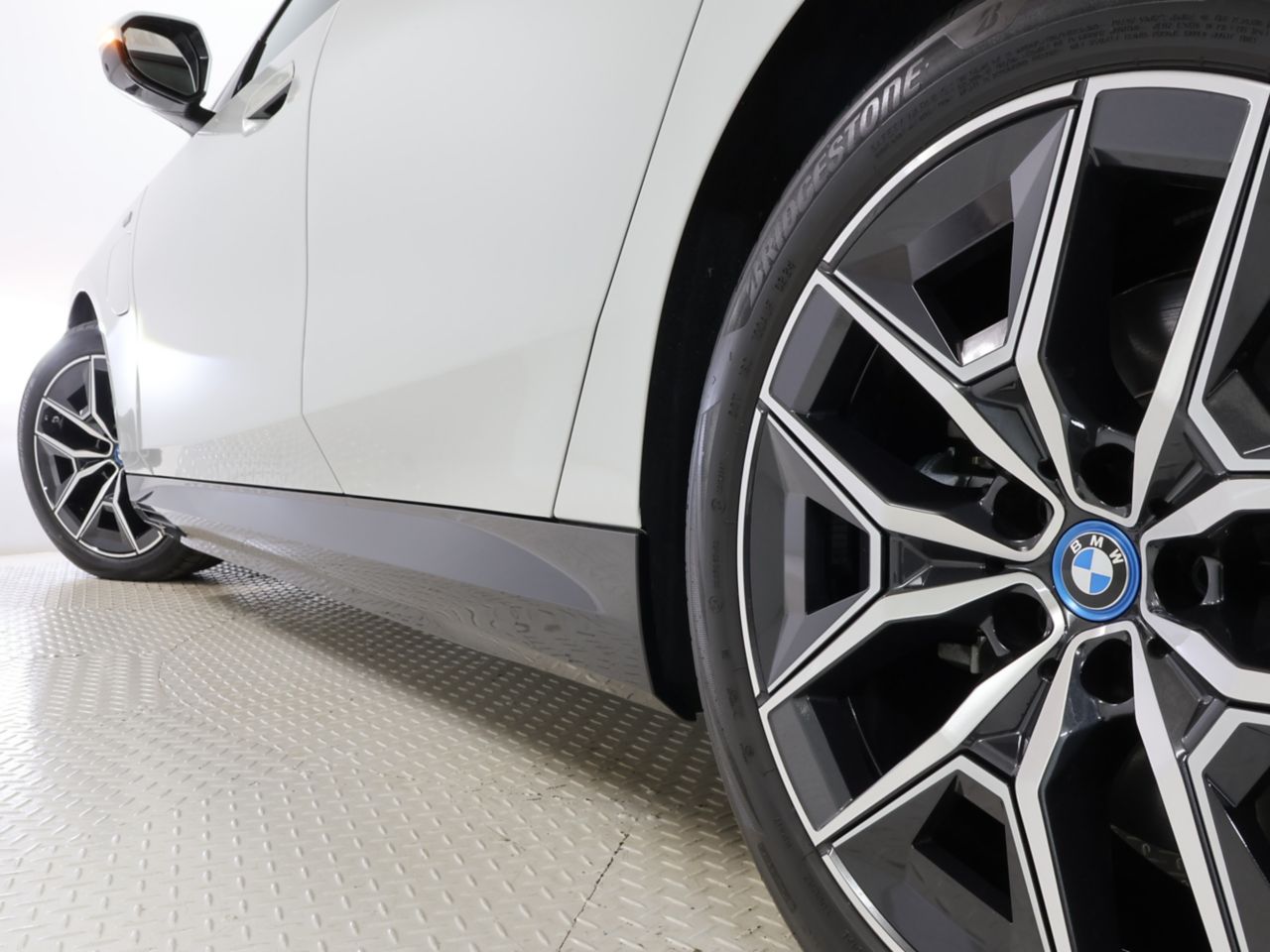 BMW i5 eDrive40 Sedan RHD