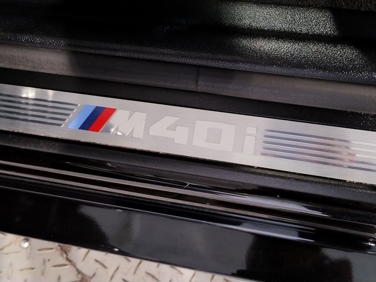 X4 M40i RHD